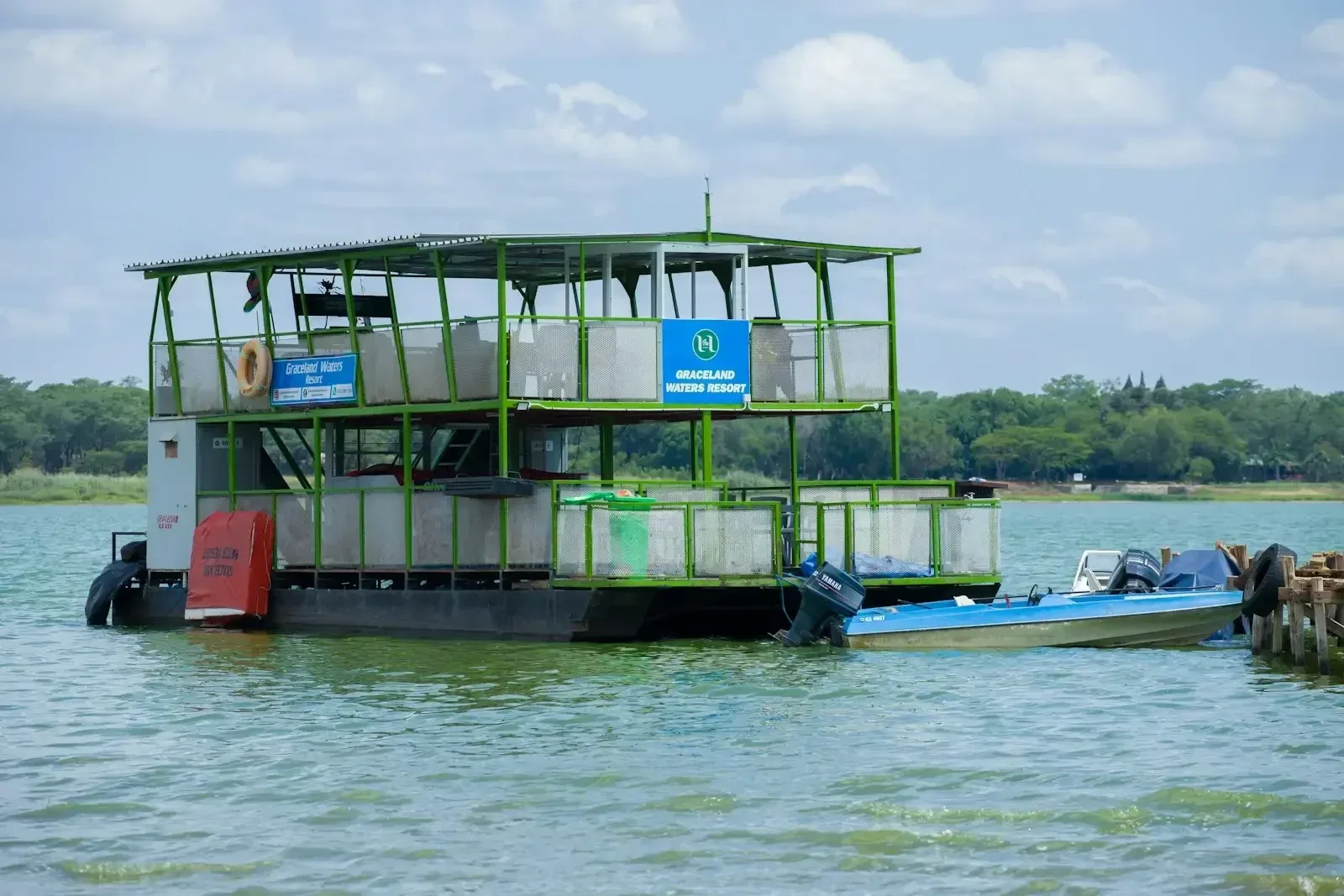 Panduan Lengkap Membangun Restoran Terapung Impian dengan Ponton Modular